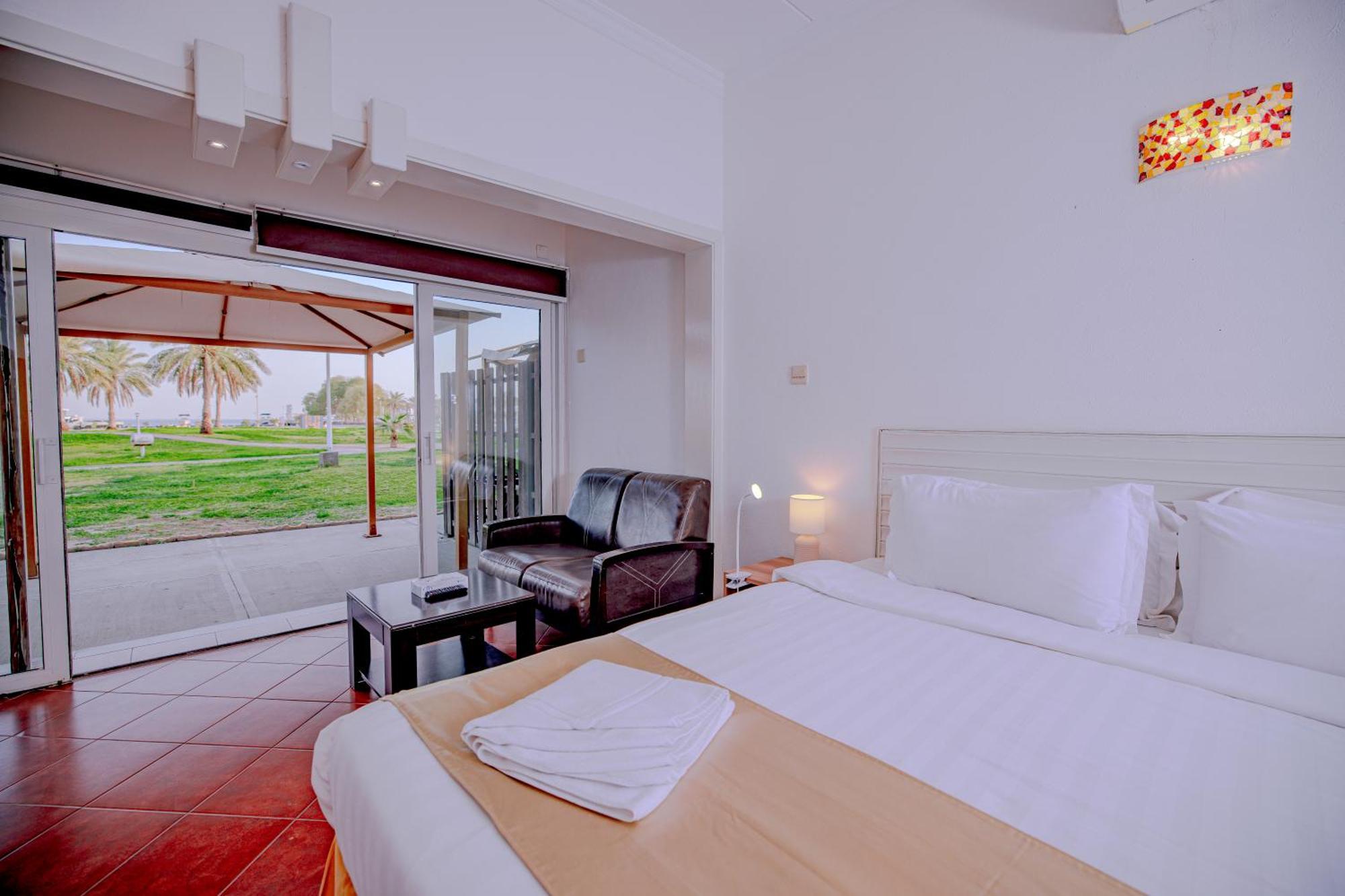 Palm Beach Resort Teluk Bulan Sabit Bagian luar foto